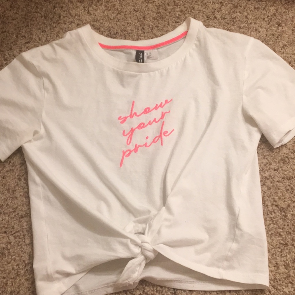 h&m show your pride shirt